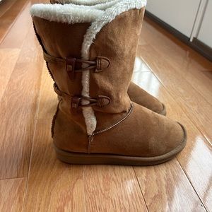 Old Navy Girl’s Brown Fuzzy Boots Size 3